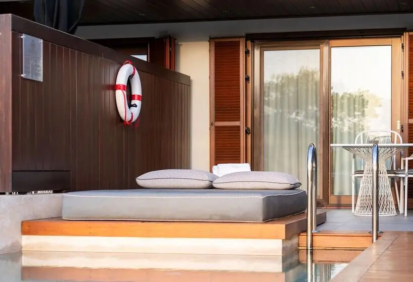 デラックスルーム, Avaton Luxury Beach Resort   Relais & Chateaux