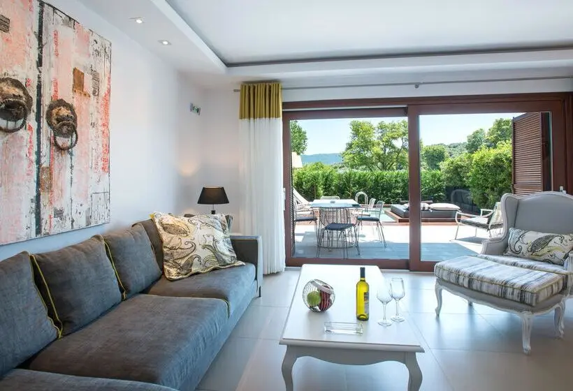 プール付き２人用あアパート, Avaton Luxury Beach Resort   Relais & Chateaux