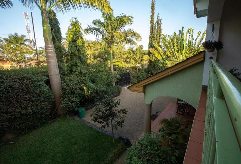 Номер Стандарт Трехместный, Korona House