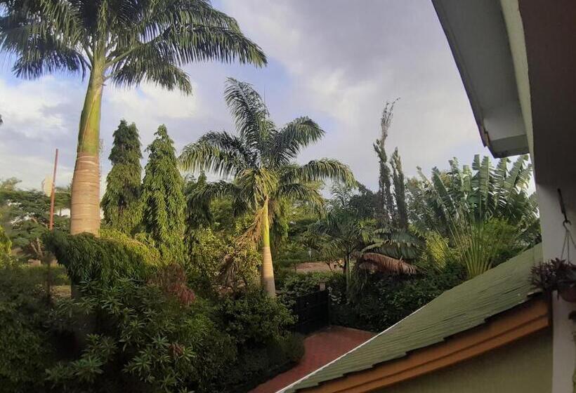 Номер Стандарт Трехместный, Korona House