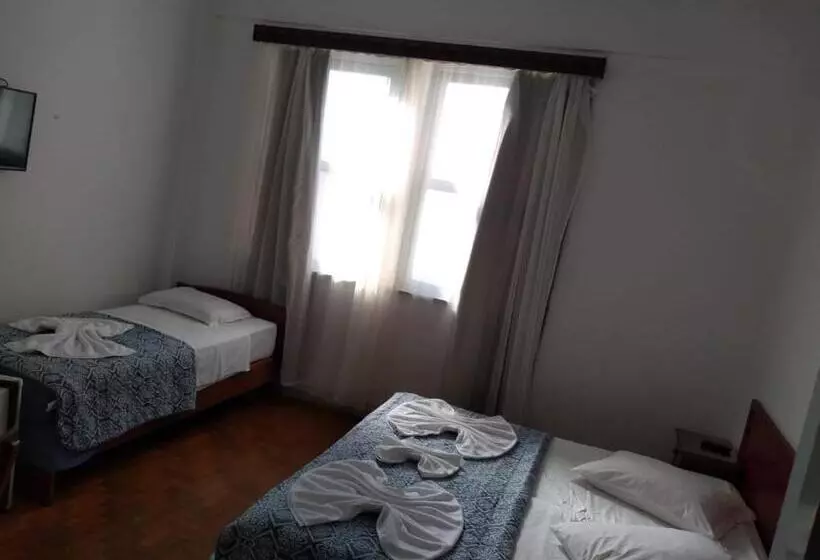 اتاق لوکس سه تخته, Grande Hotel Torres