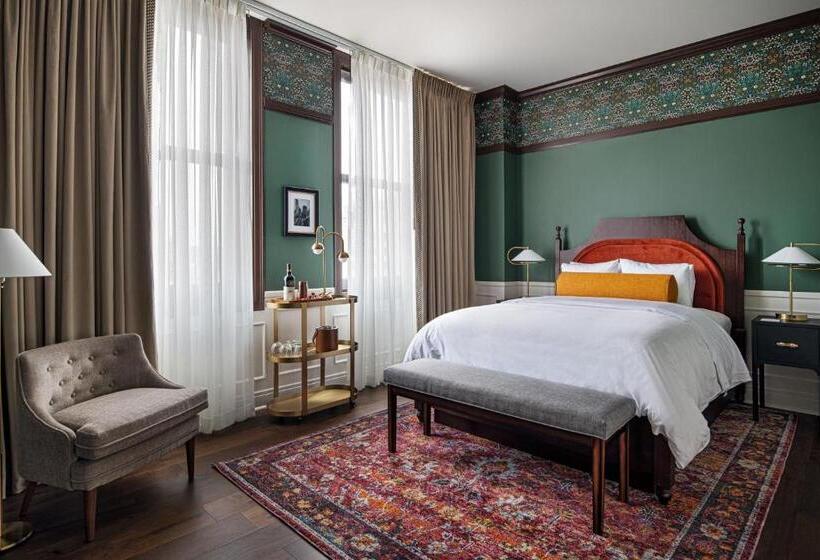 جناح سرير كينج, David Whitney, Autograph Collection