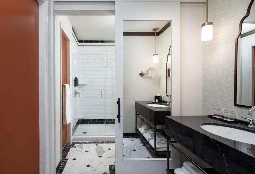 جناح إدارى سرير كينج, David Whitney, Autograph Collection