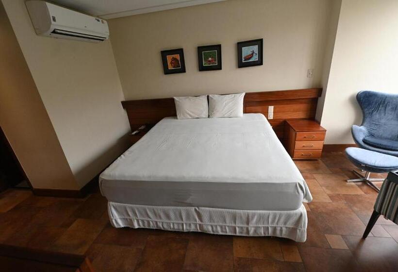 套房带泳池景, Atrium Hotel Quinta De Pedras