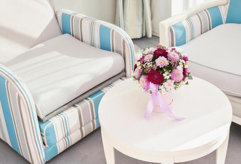 اتاق استاندارد با بالکن و چشم‌انداز دریا, Bracera