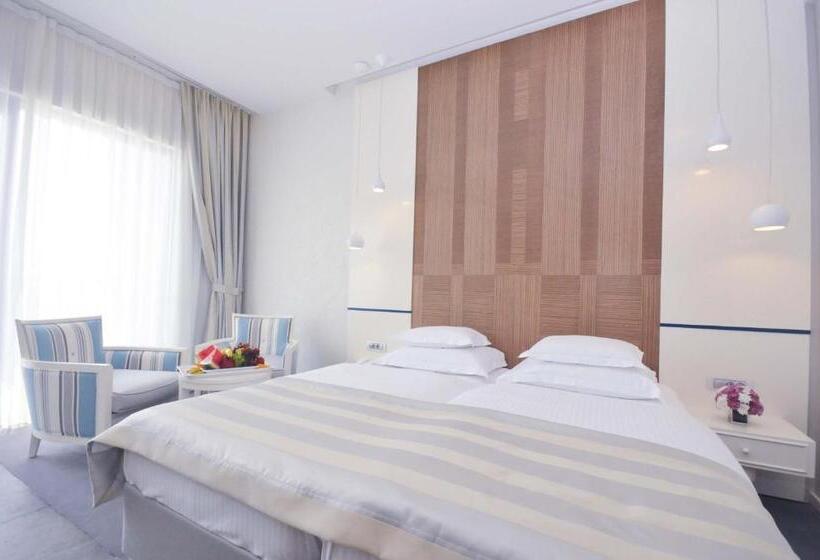 اتاق استاندارد با بالکن, Bracera