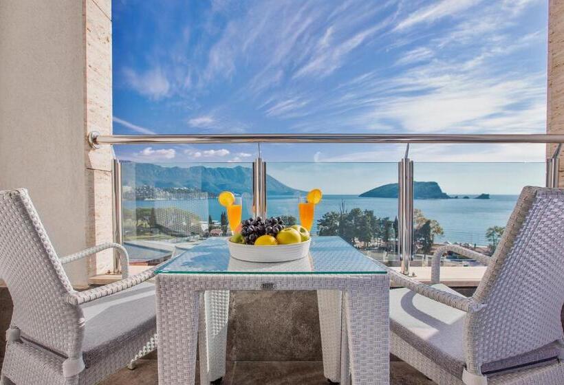 اتاق استاندارد با بالکن و چشم‌انداز دریا, Bracera