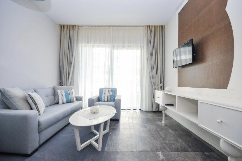 سوییت با چشم‌انداز دریا, Bracera