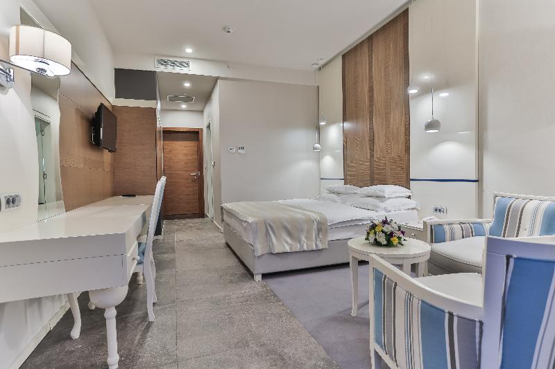 اتاق استاندارد با بالکن, Bracera