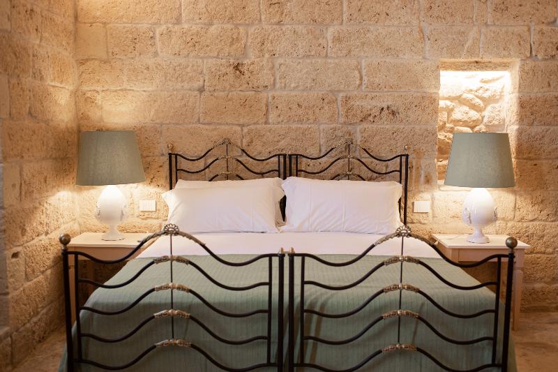 سوییت با چشم‌انداز دریا, Bracera