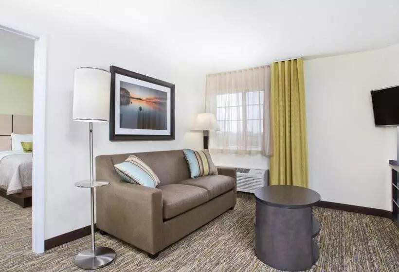キングサイズベッドのスイートルーム, Candlewood Suites Fort Campbell   Oak Grove, An Ihg