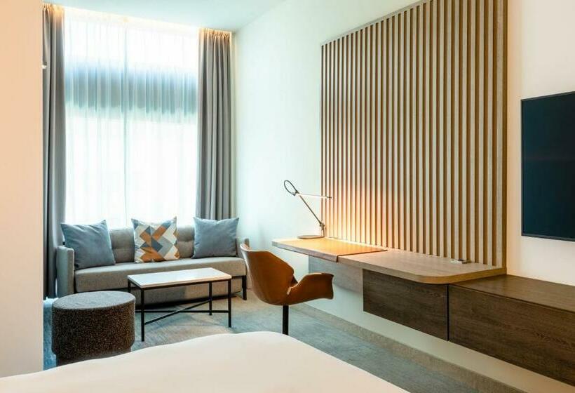 Standard Room King Size Bed, Courtyard By Marriott Amsterdam Arena Atlas