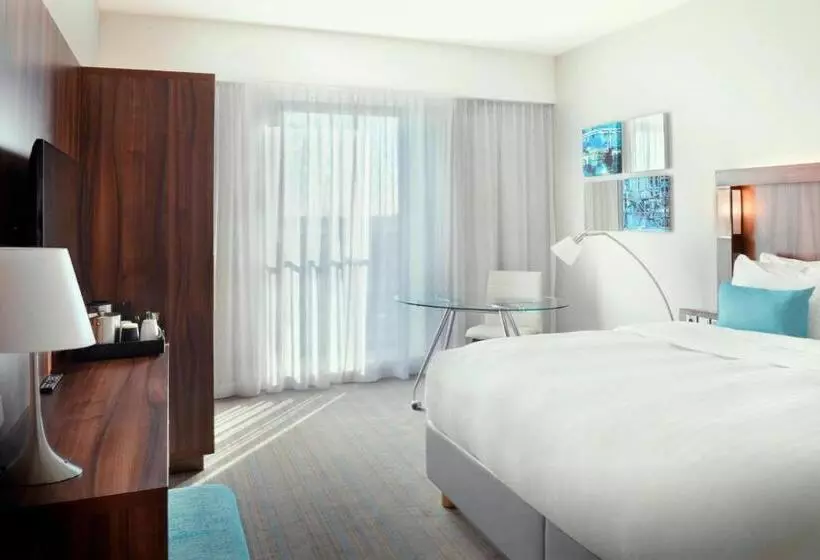 Superior Room King Size Bed, Courtyard By Marriott Amsterdam Arena Atlas
