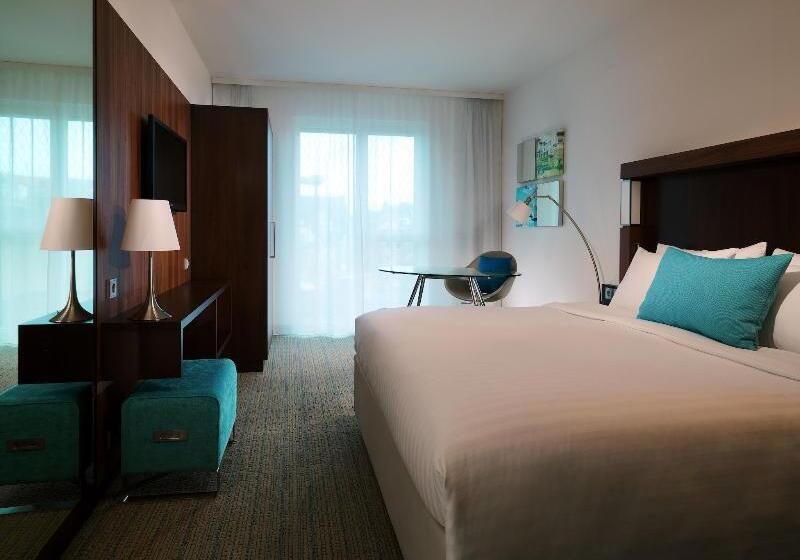 Superior Room King Size Bed, Courtyard By Marriott Amsterdam Arena Atlas