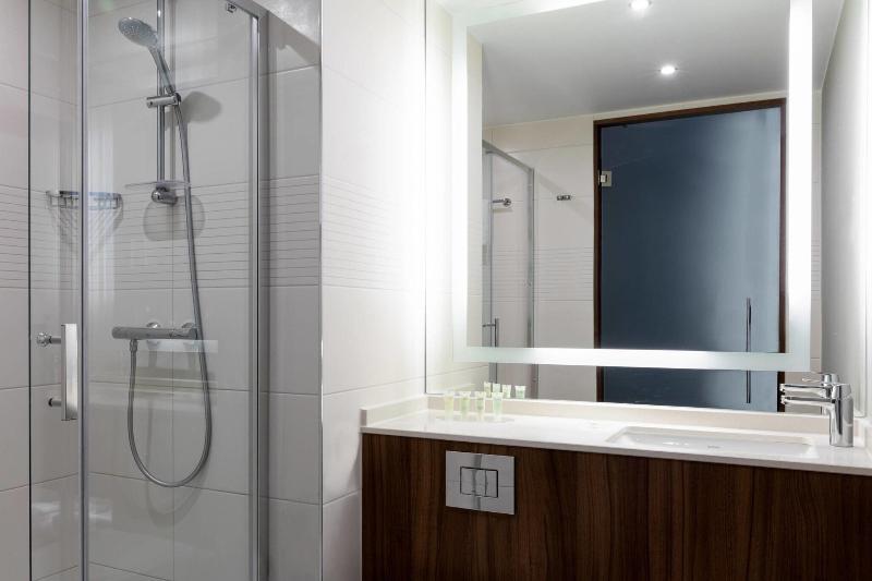 Superior Room King Size Bed, Courtyard By Marriott Amsterdam Arena Atlas