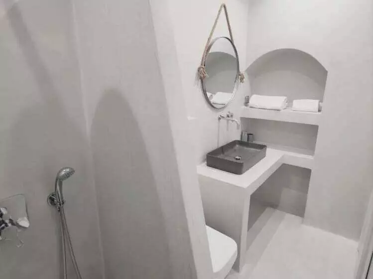 سوییت خانوادگی, Fira Cave Suites