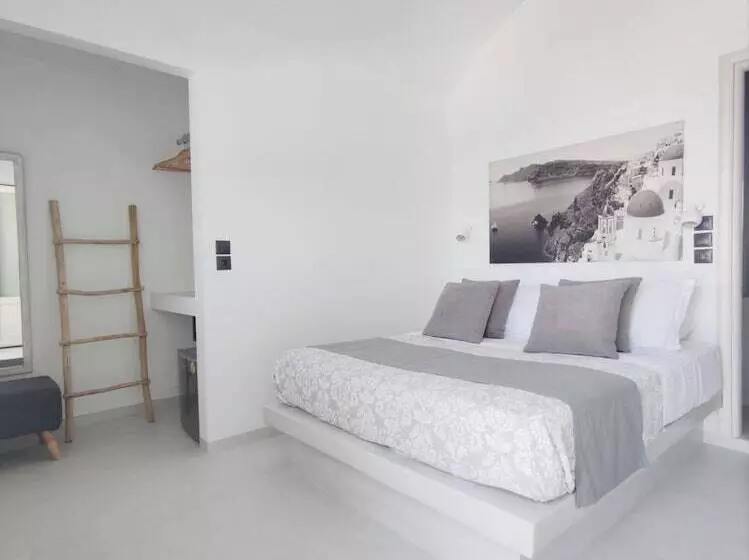 سوییت خانوادگی, Fira Cave Suites