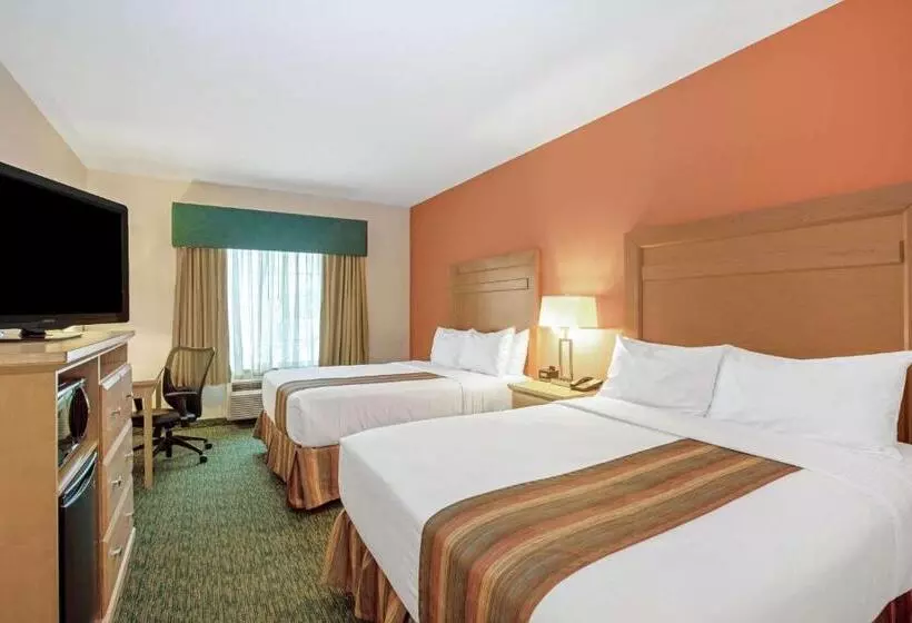 スタンダードルーム, La Quinta By Wyndham Grand Forks