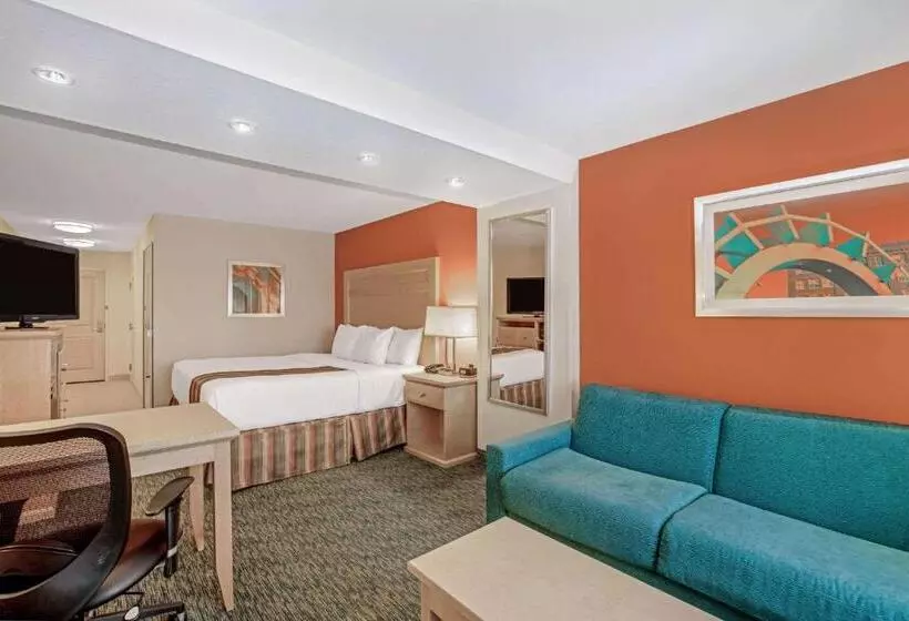 キングサイズベッドのデラックスルーム, La Quinta By Wyndham Grand Forks