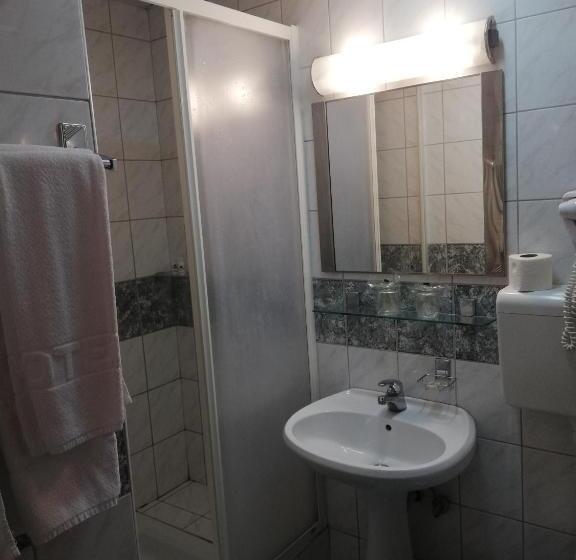 اتاق استاندارد, Makpetrol Struga