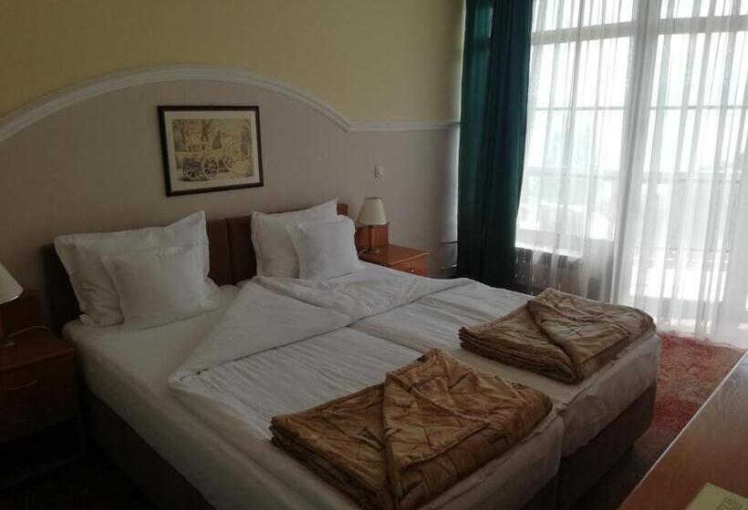 اتاق استاندارد, Makpetrol Struga