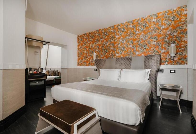 Deluxe Kolmen Hengen Huone, Unica Suites Rome