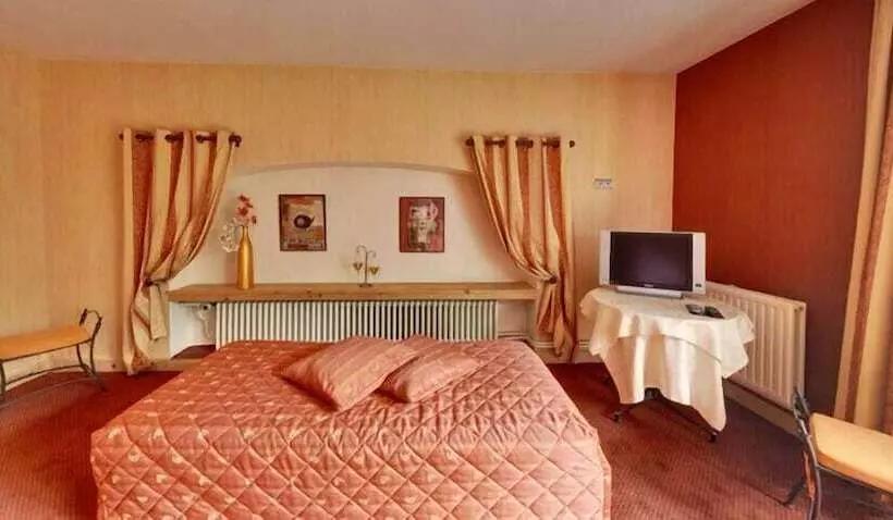Standard Quadruple Room, Moulin Des Truites Bleues