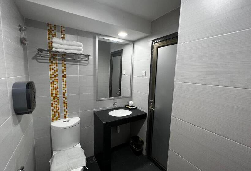 חדר דלוקס, Signature