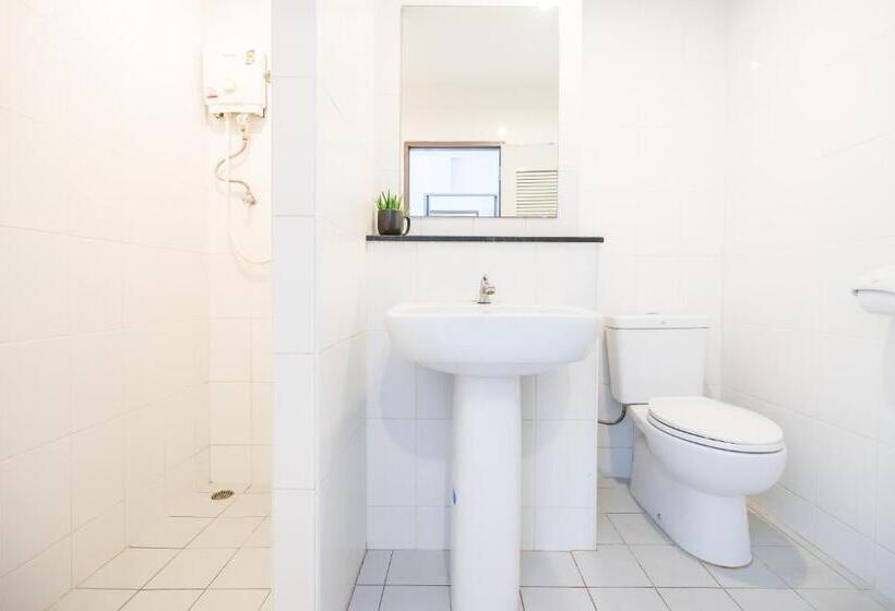 اتاق سوپریور سه تخته, The Fifth Residence