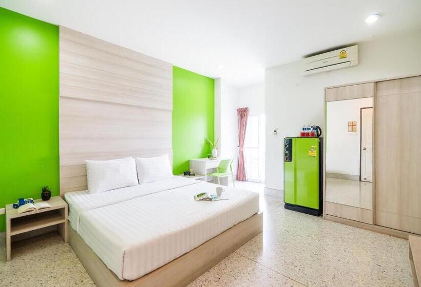 اتاق سوپریور سه تخته, The Fifth Residence