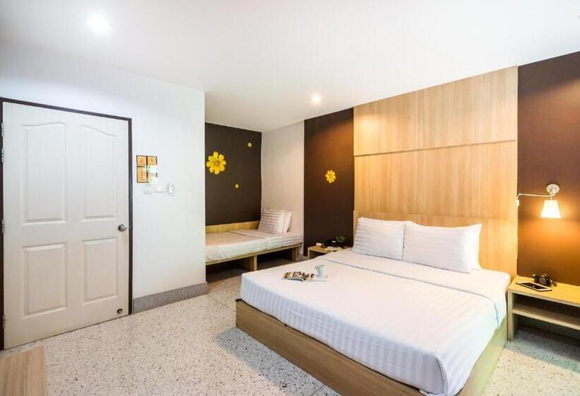 اتاق سوپریور سه تخته, The Fifth Residence