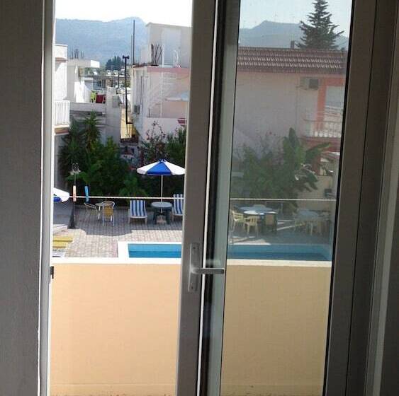 스탠다드 트리플 룸, Tsambika Sun