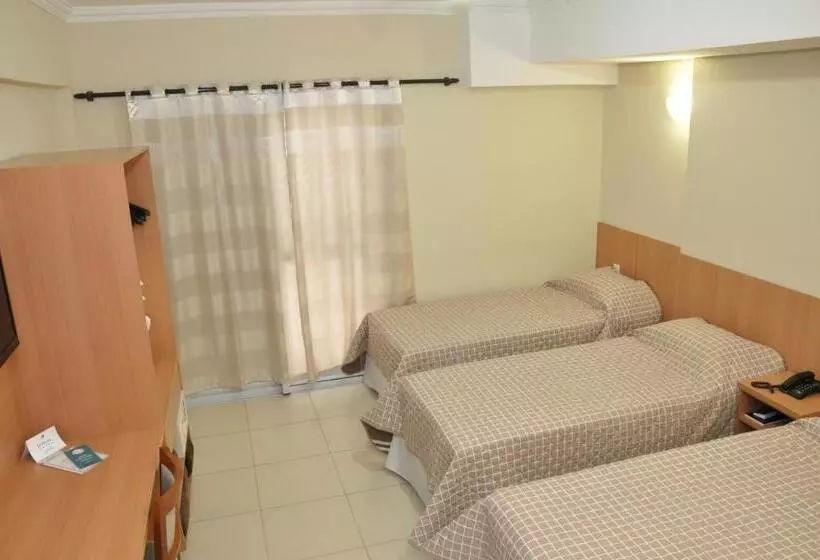 Deluxe Kolmen Hengen Huone, Lotus Hotel à 6 Km Do Santuário De Aparecida Sp