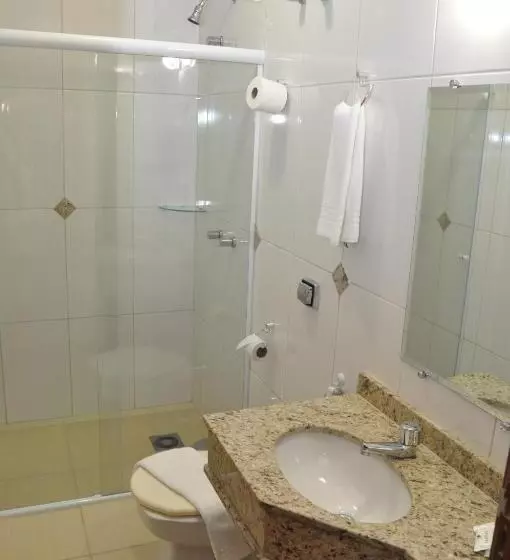 Standard Neljän Hengen Huone, Lotus Hotel à 6 Km Do Santuário De Aparecida Sp