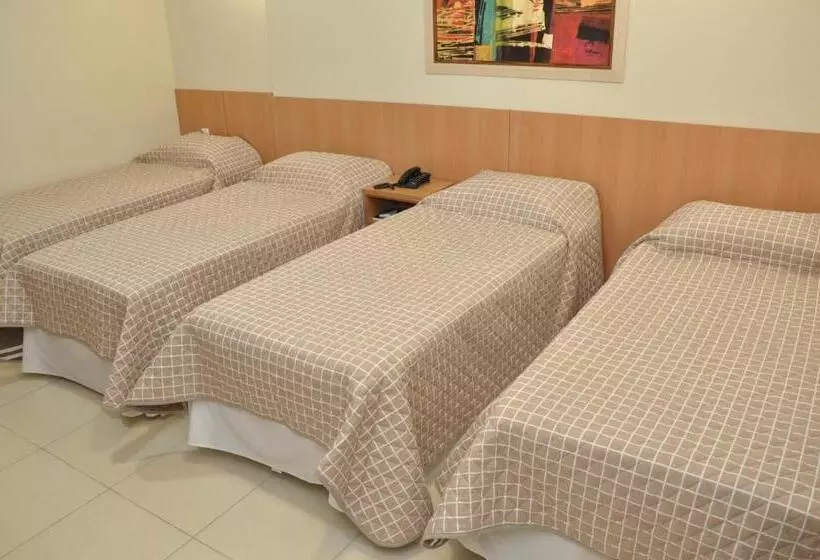 Standard Neljän Hengen Huone, Lotus Hotel à 6 Km Do Santuário De Aparecida Sp