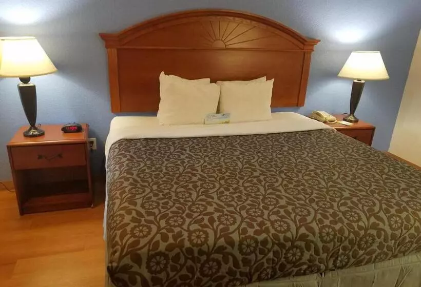 キングサイズベッドのスタンダードルーム, Days Inn By Wyndham Oklahoma City Nw Expressway