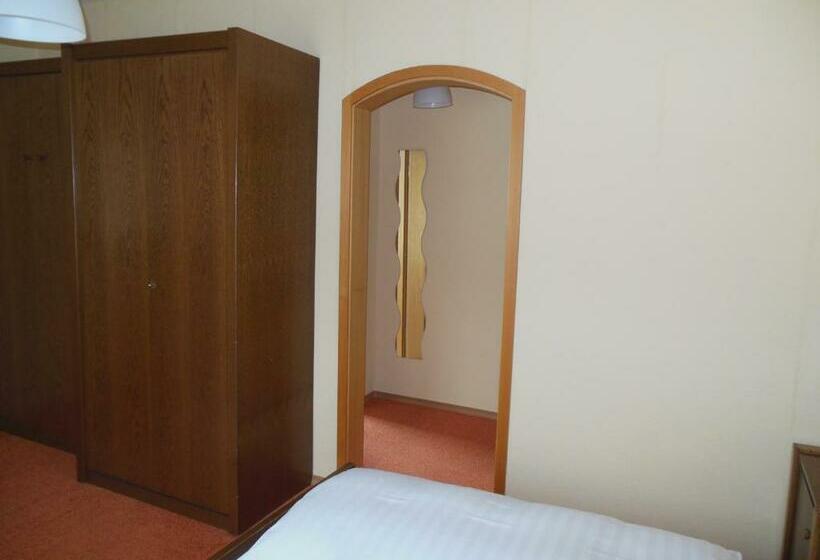 غرفة قياسية, Grüner Baum