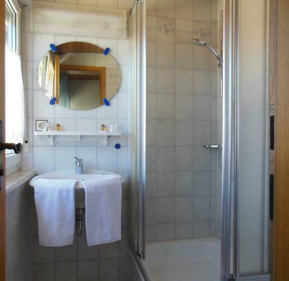 غرفة أساسية, Grüner Baum