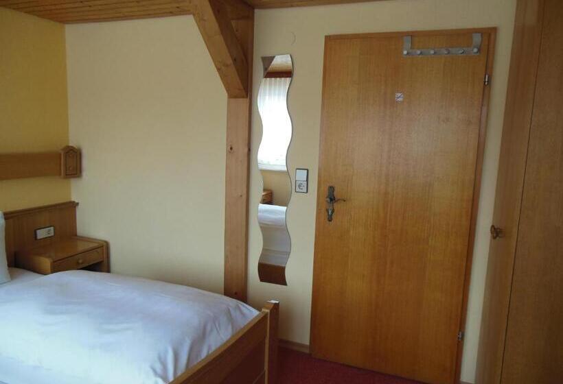 غرفة أساسية, Grüner Baum