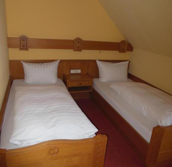 غرفة أساسية, Grüner Baum