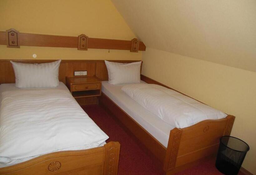 غرفة أساسية, Grüner Baum