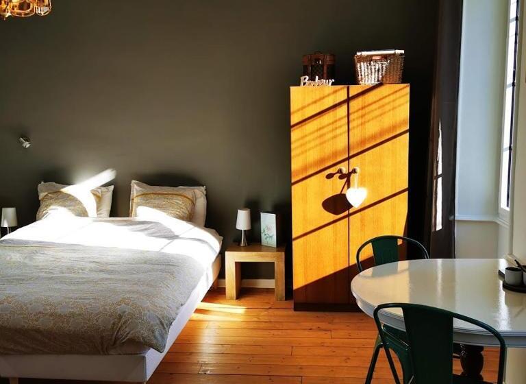 غرفة قياسية ثلاثية, Le Bonheur  Suite Cognac