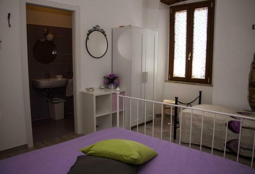 Standard Trippelrum, La Nana Gialla