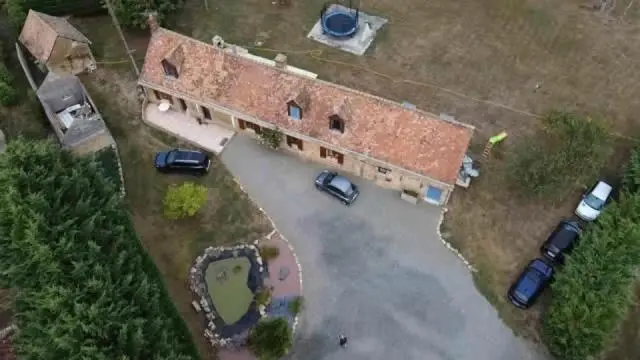 Perhehuone, Le Hameau