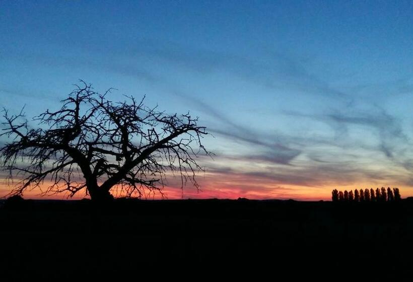 家庭间, Le Hameau