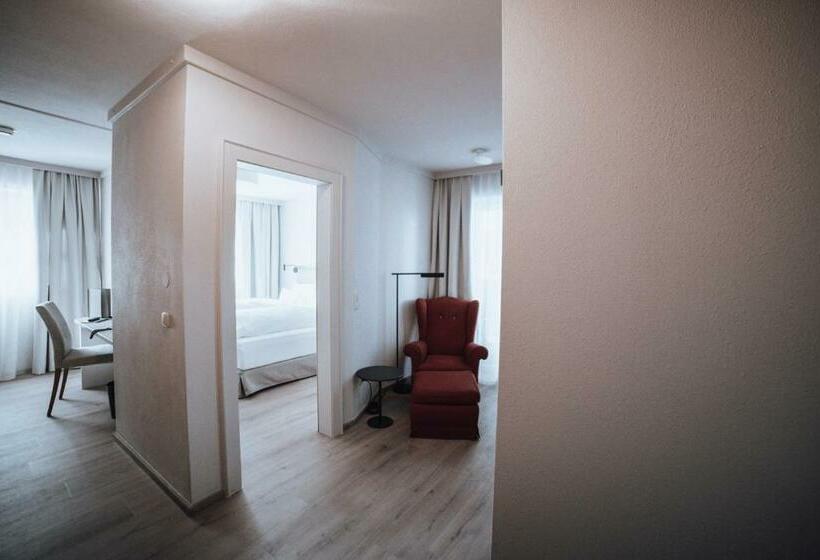 سوئیت پریمیوم 2 خوابه, Haus Jausern