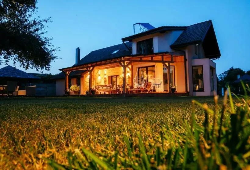 ４ベッドルームハウス, Vila Casa Din Gradina