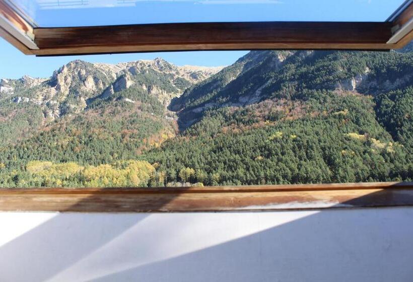Семейный Номер Совместный Санузел, Albergue De Canfranc Estación