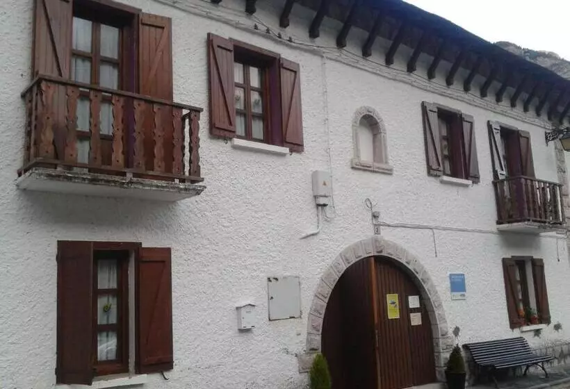 اتاق خانوادگی با سرویس بهداشتی مشترک, Albergue De Canfranc Estación