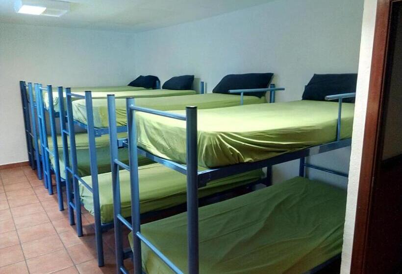 اتاق خانوادگی با سرویس بهداشتی مشترک, Albergue De Canfranc Estación